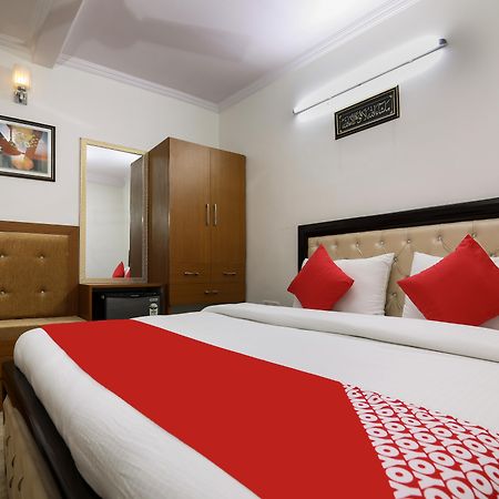 Hotel Wall Street Нью-Дели Экстерьер фото