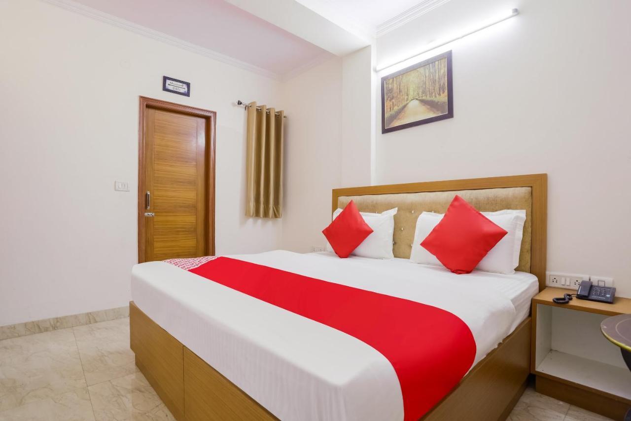 Hotel Wall Street Нью-Дели Экстерьер фото