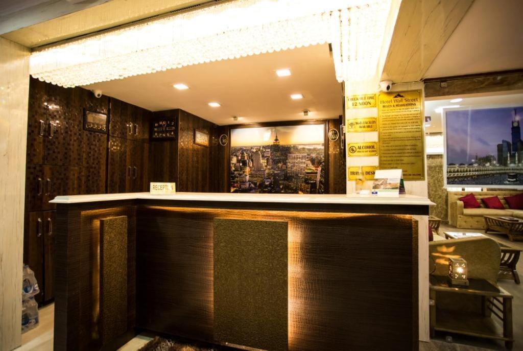Hotel Wall Street Нью-Дели Экстерьер фото