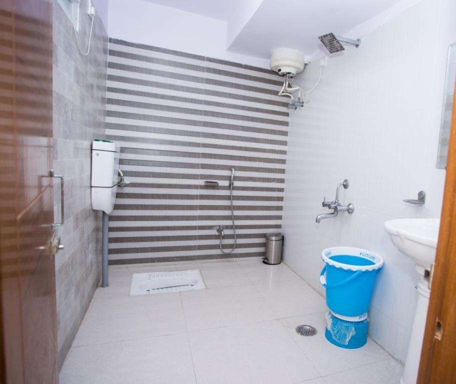 Hotel Wall Street Нью-Дели Экстерьер фото