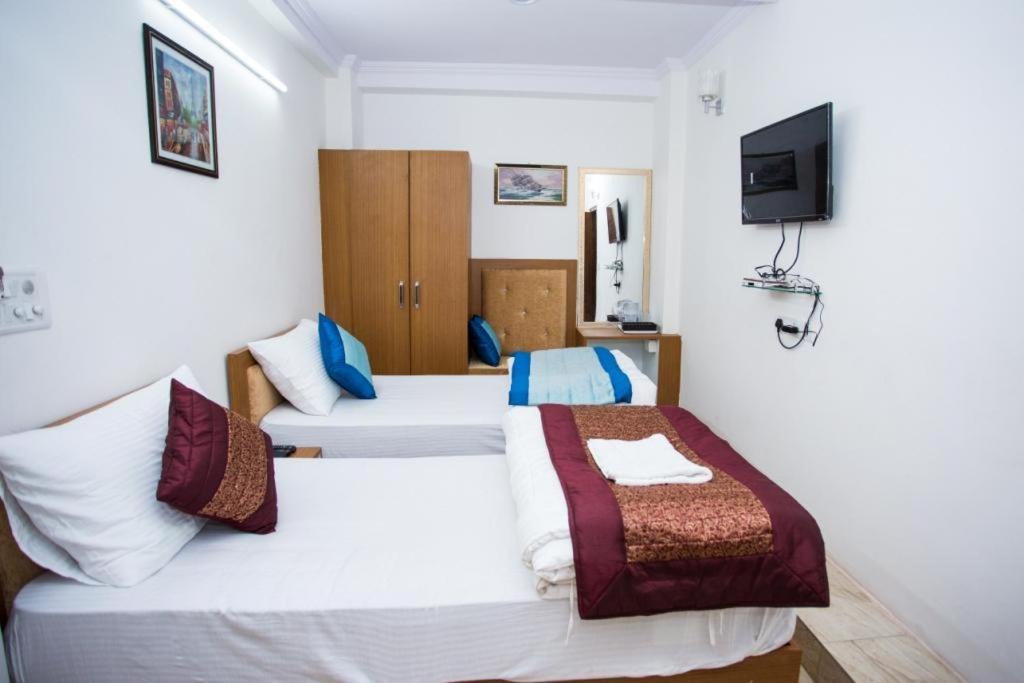 Hotel Wall Street Нью-Дели Экстерьер фото