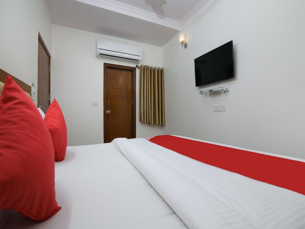 Hotel Wall Street Нью-Дели Экстерьер фото
