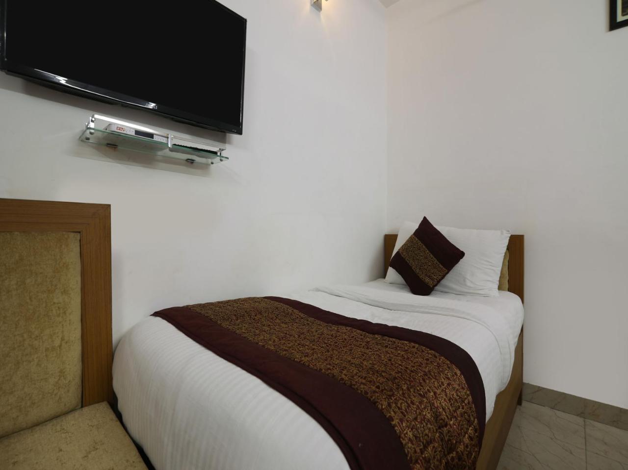 Hotel Wall Street Нью-Дели Экстерьер фото