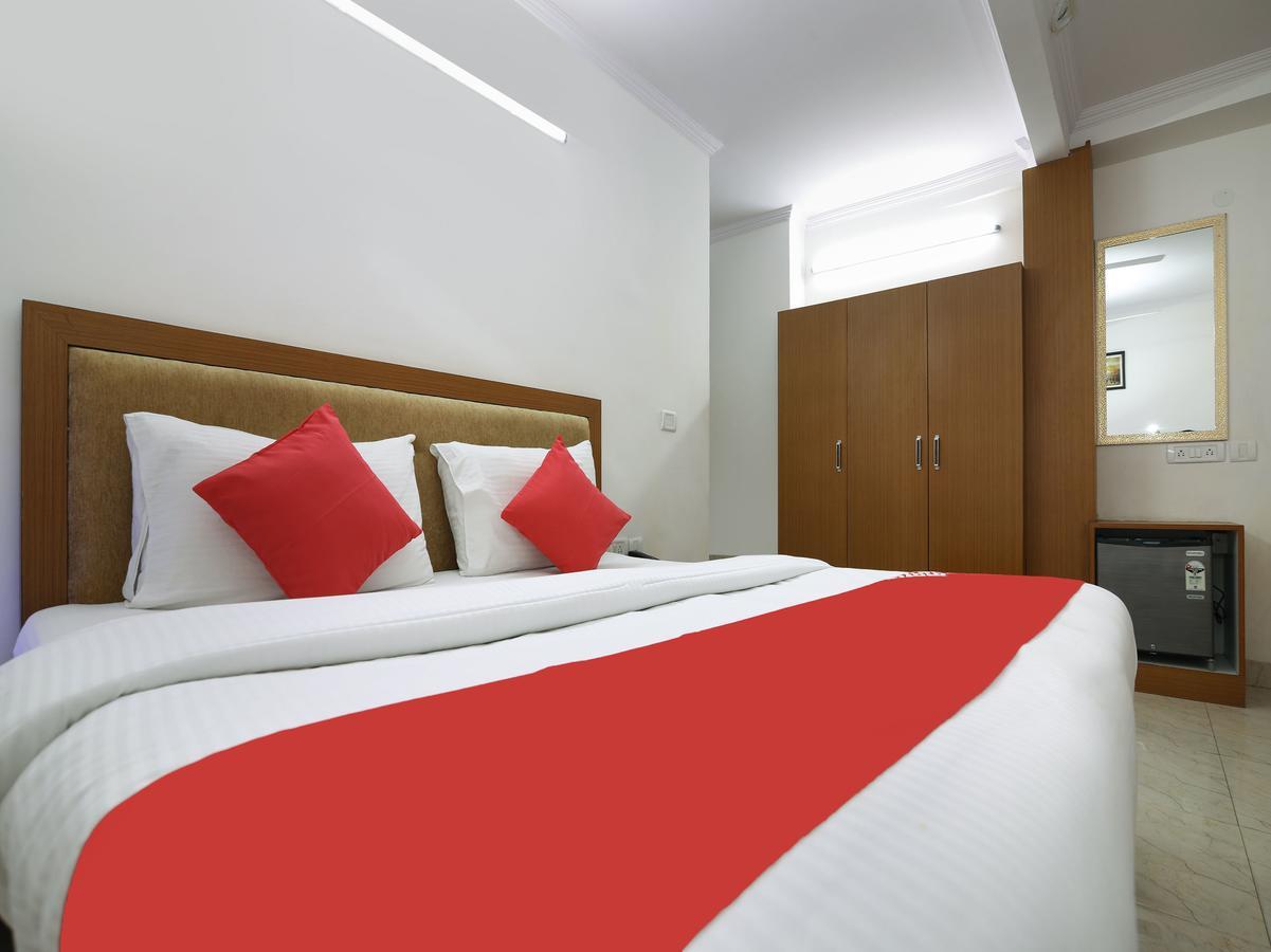 Hotel Wall Street Нью-Дели Экстерьер фото