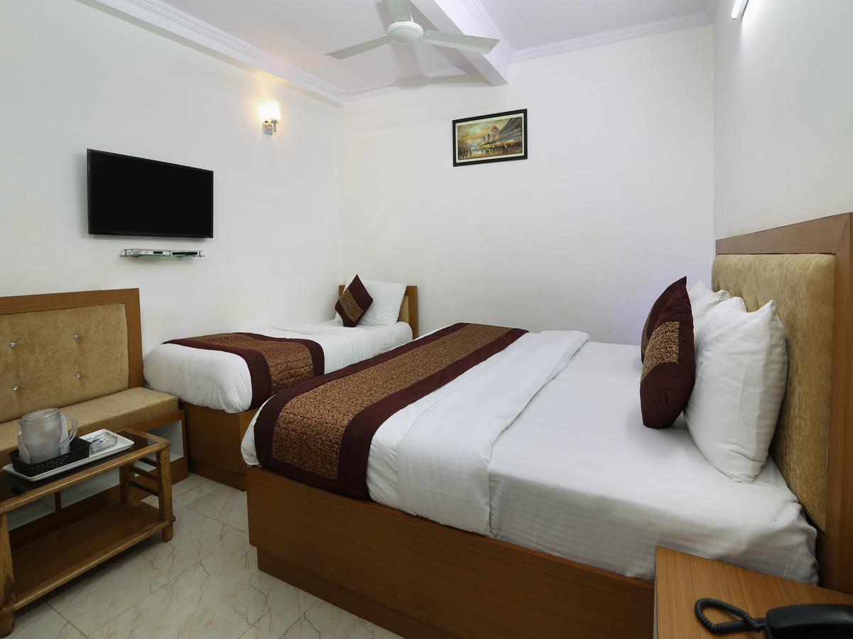 Hotel Wall Street Нью-Дели Экстерьер фото