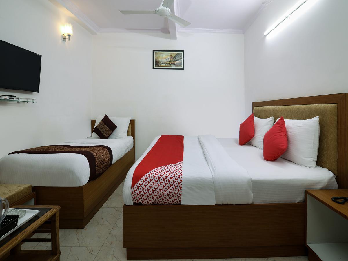 Hotel Wall Street Нью-Дели Экстерьер фото