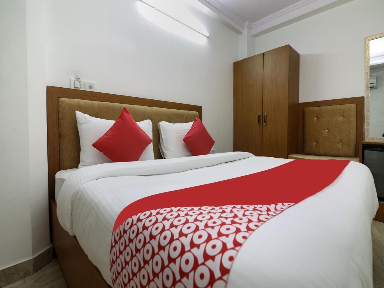 Hotel Wall Street Нью-Дели Экстерьер фото